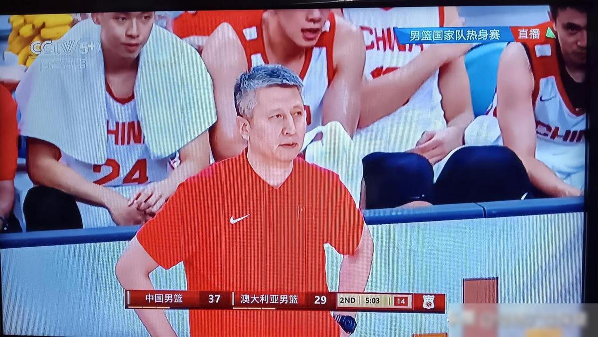 郭士强主教练针对与澳大利亚队这场热身赛，真是下了猛药。派上胡金秋，瞄的其实不只是