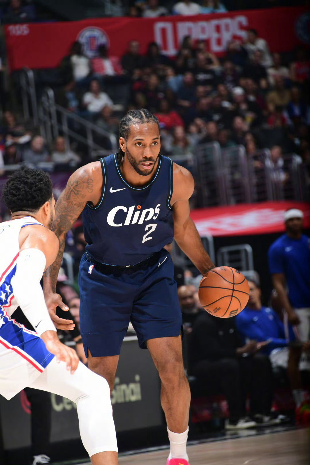 [苦涩][苦涩][苦涩]明天对阵掘金，小卡因右膝酸痛将继续缺阵。 ​​​