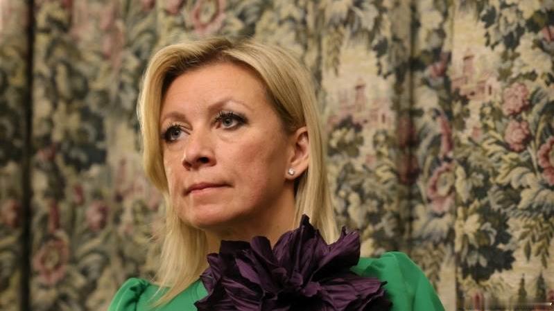 对于欧盟批准向乌克兰提供900亿欧元贷款的决定，俄罗斯外交部发言人玛丽亚·扎哈罗