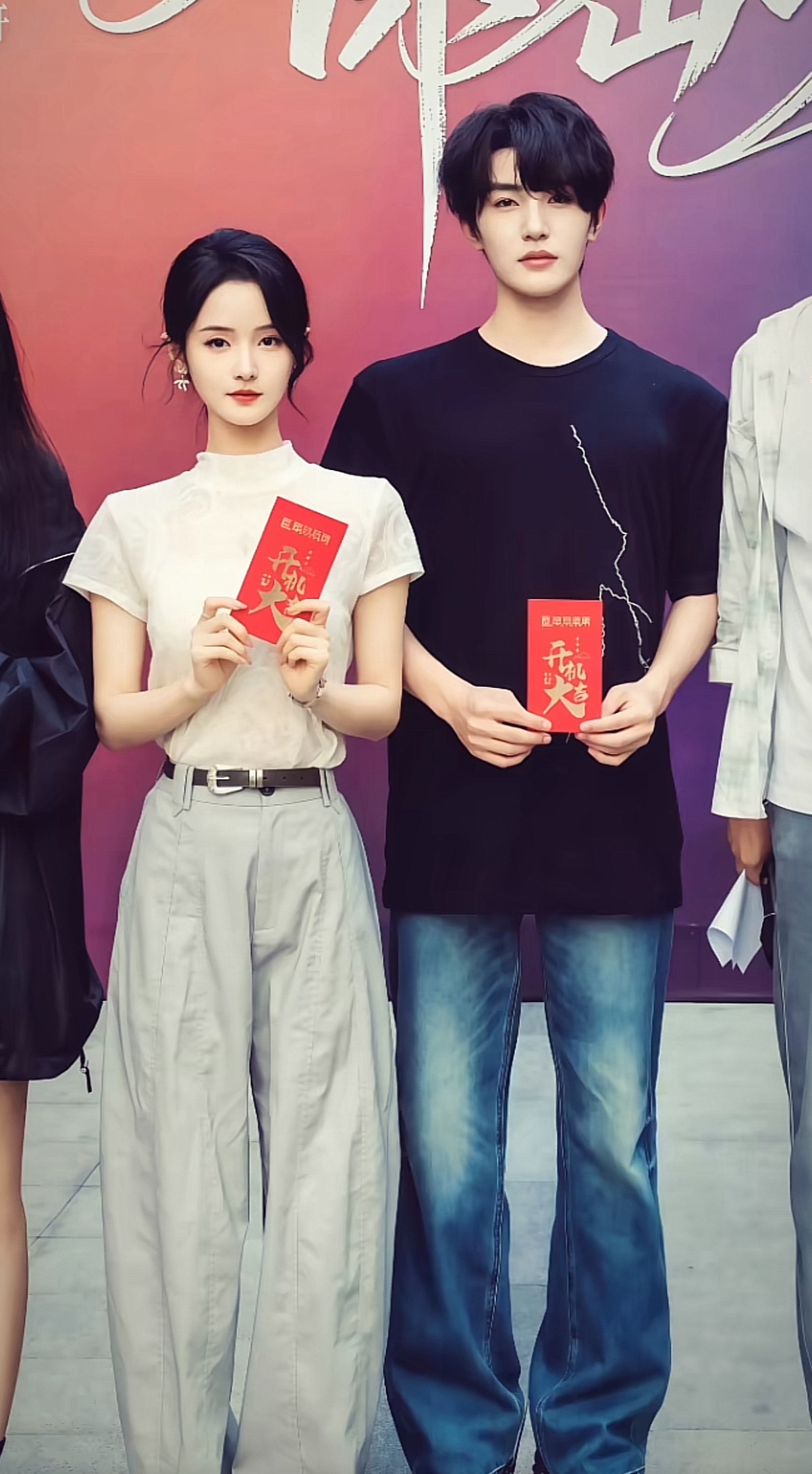 我想象中的翅包五搭不该是这样的很诡异的设定 
