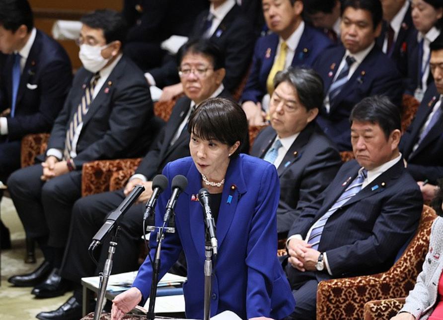 日本有议员公开质问高市早苗：北方四岛你口口声声说是日本的，那为什么不去找俄罗斯交