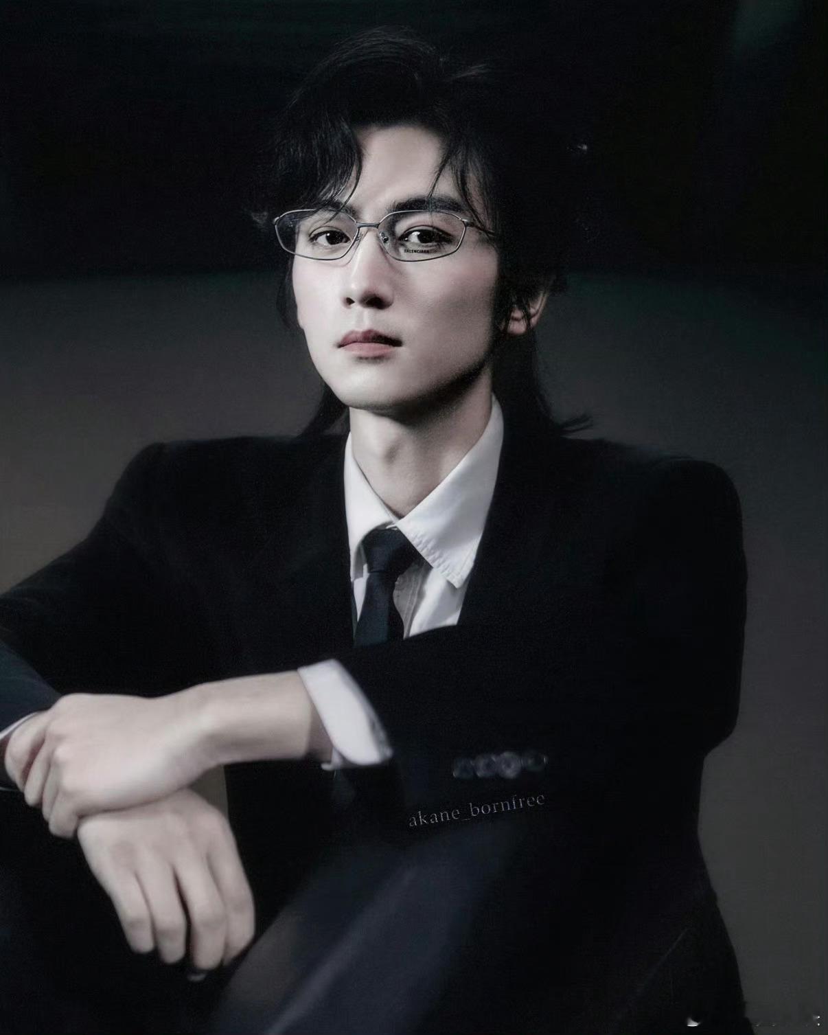 陈晓顶级东方骨相陈晓堪称顶级东方骨相的代表！疏离气质中藏着温柔，忧郁眼神里带着少