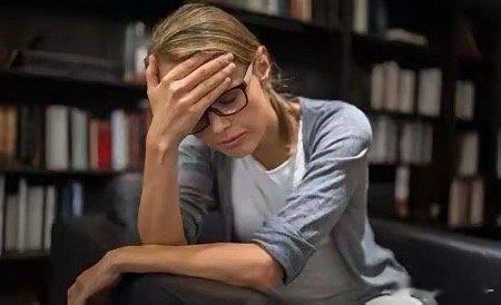 当下经济状况，好一点的行业不是被国家垄断，就是被资本垄断，过去那种普通人办工厂，