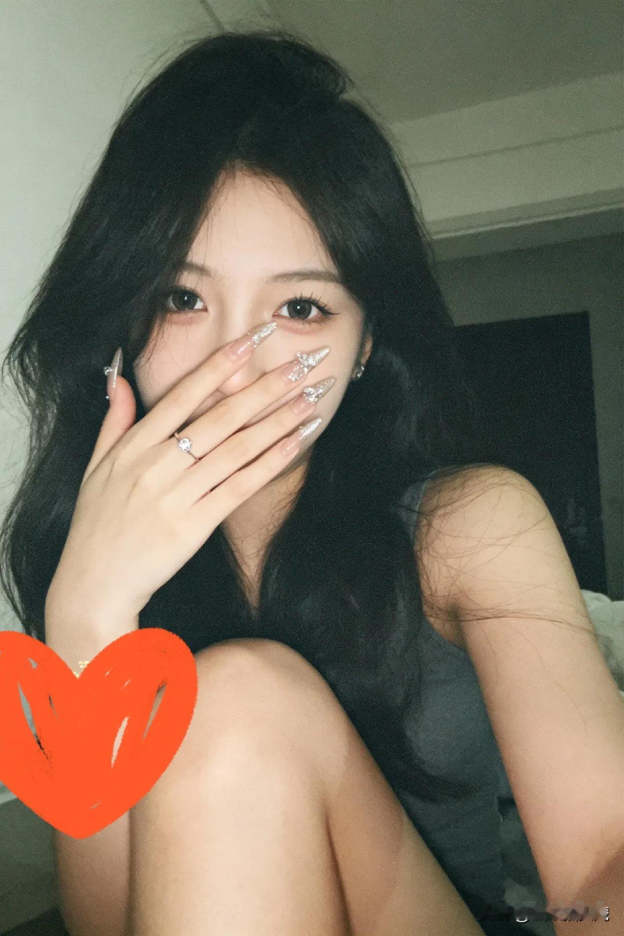 人活着别老瞎折腾
那些给你捷径的都是最绕远的，
就像先掏一万块钱给我，我跟你说