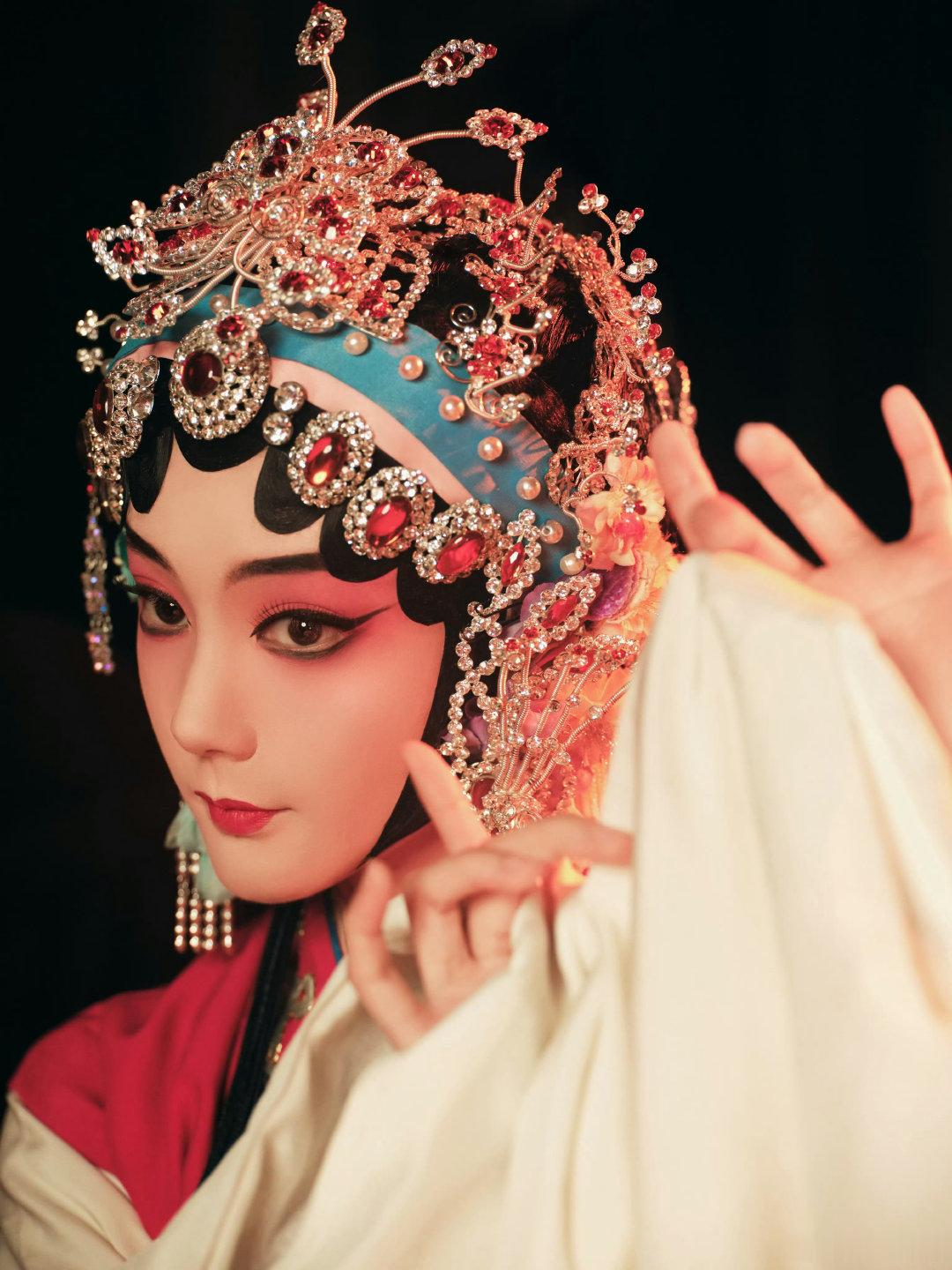 李一桐以为自己被换脸了哈哈哈哈哈哈李一桐以为自己被换脸了，还在想为什么 ​​​