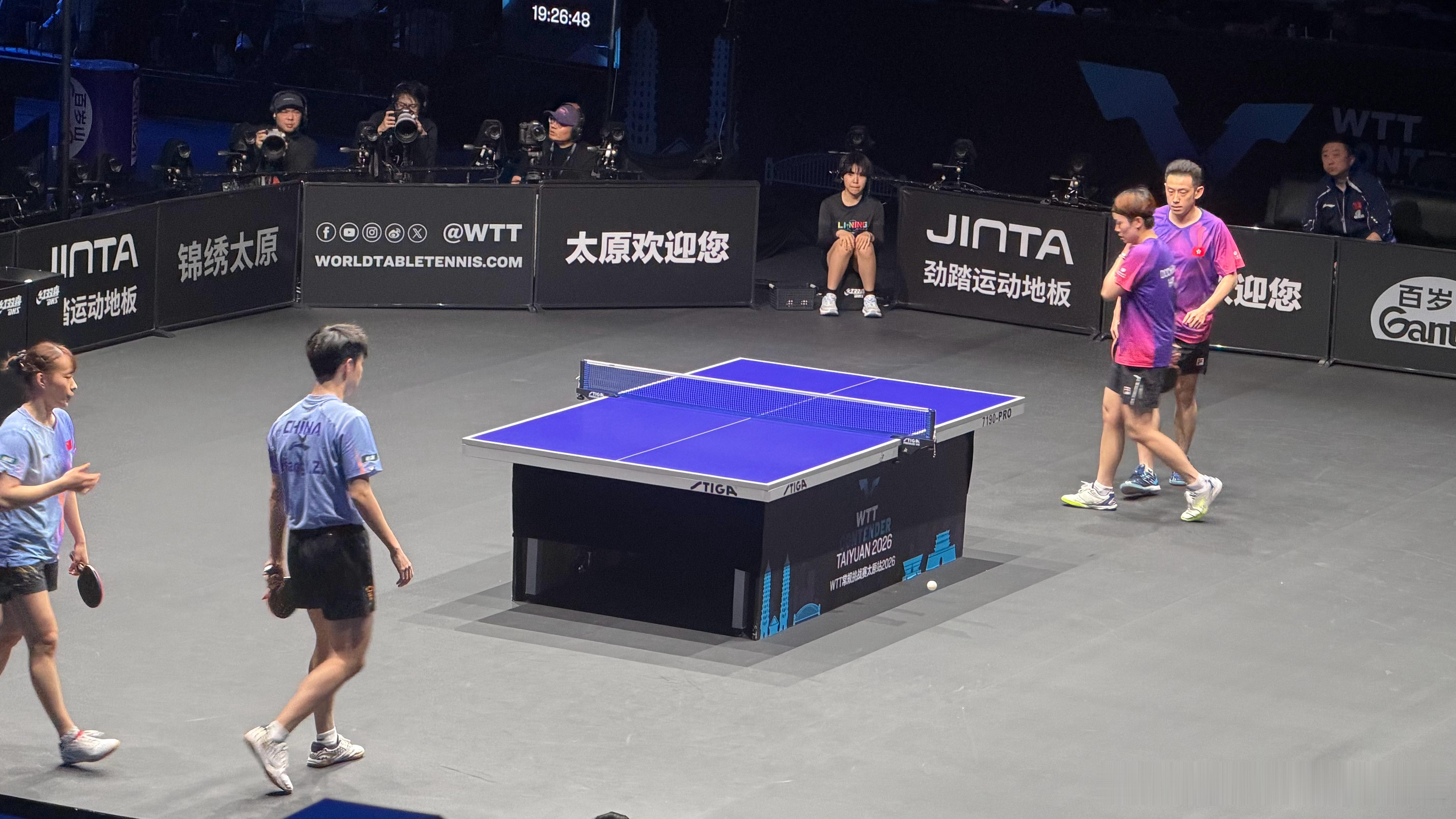 黄石2-0黄杜国乒对黄杜的菜谱比新华字典还厚