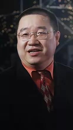 北京既是首都又是八旗后裔的大本营，近水楼台先得月，这些人肯定会在文艺界占据一席之