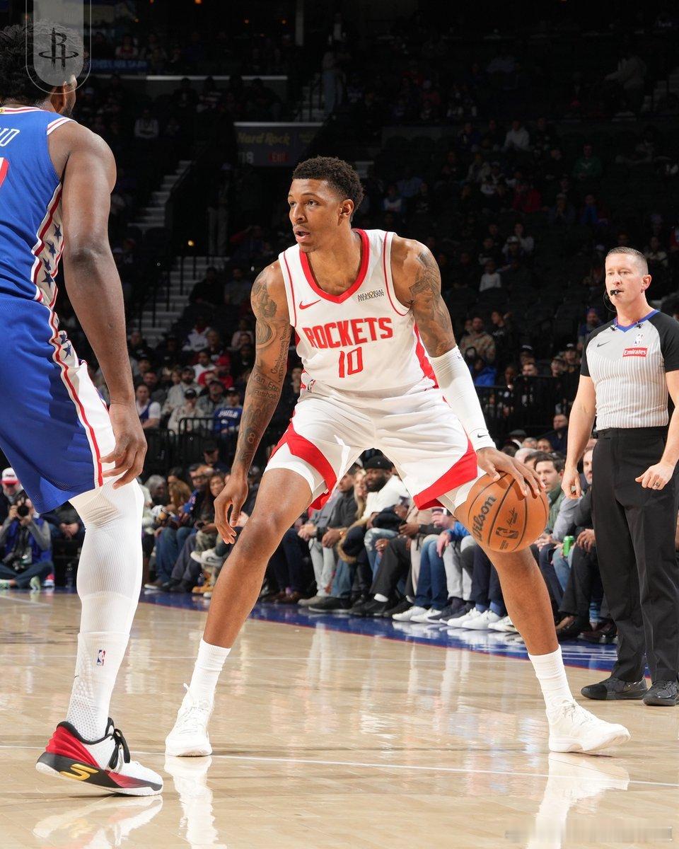 小贾被问及一月份的投篮低迷期时表示，当他确信自己已经准备好出手时，球就能进。但他