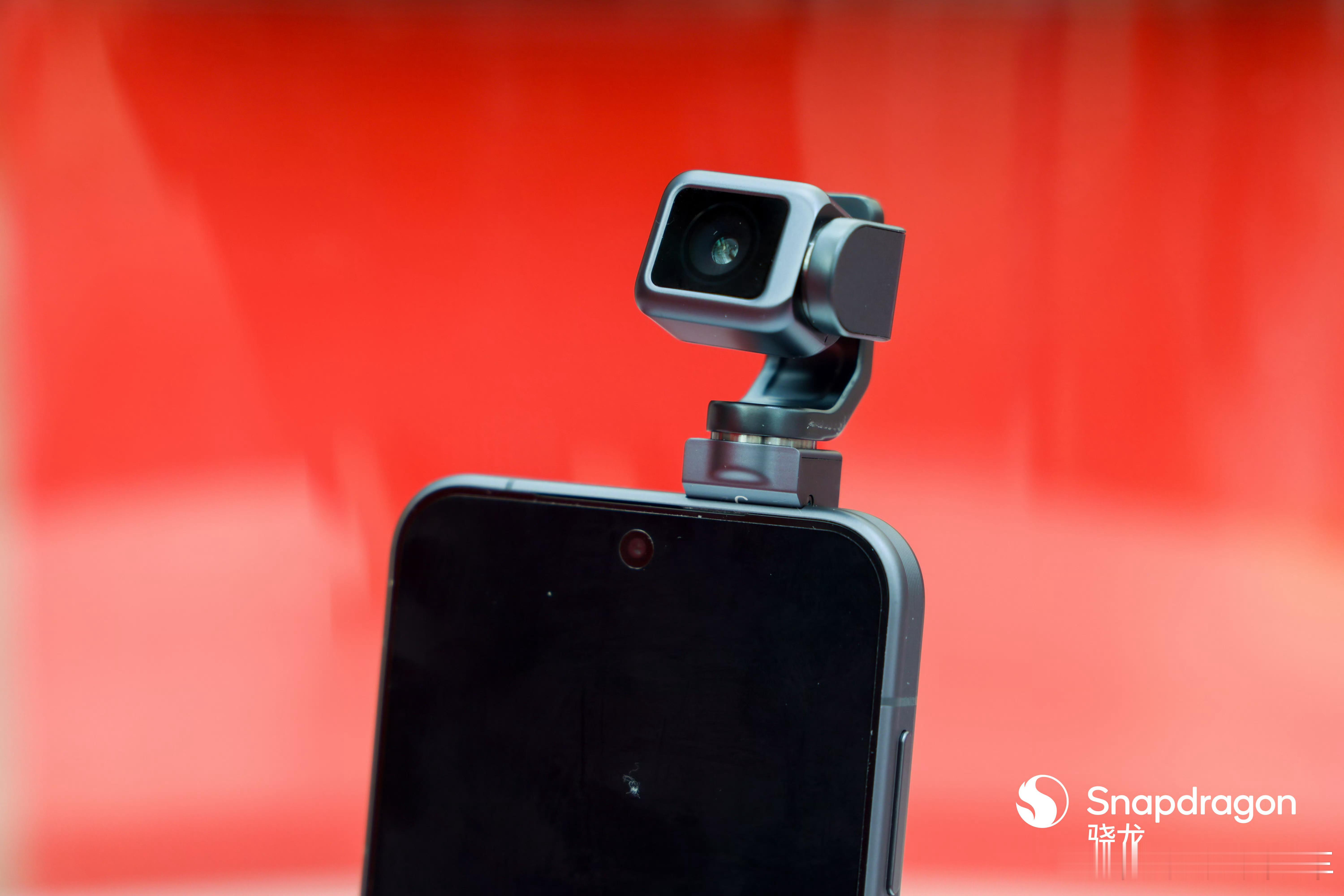 荣耀Robot Phone 荣耀云台手机Robot Phone计划第三季度上市，