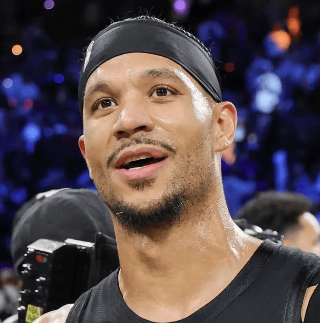 哈特这是大实话了。
哈特：缩短82场对比赛是好事但不会发生，每个人都太爱钱。
一