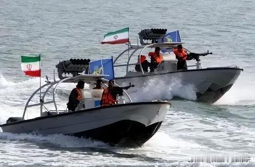 离谱又现实！这下算是开了眼了，霍尔木兹海峡居然真成了收费站。
 
拉扯了半个月，