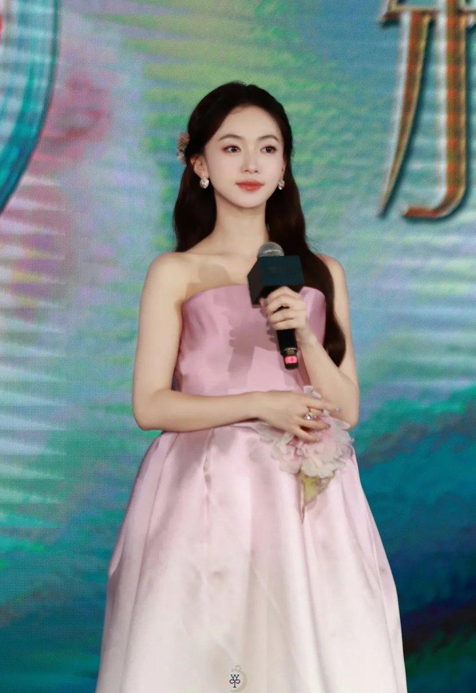 吴谨言是不是真的怀孕了啊 ​​​