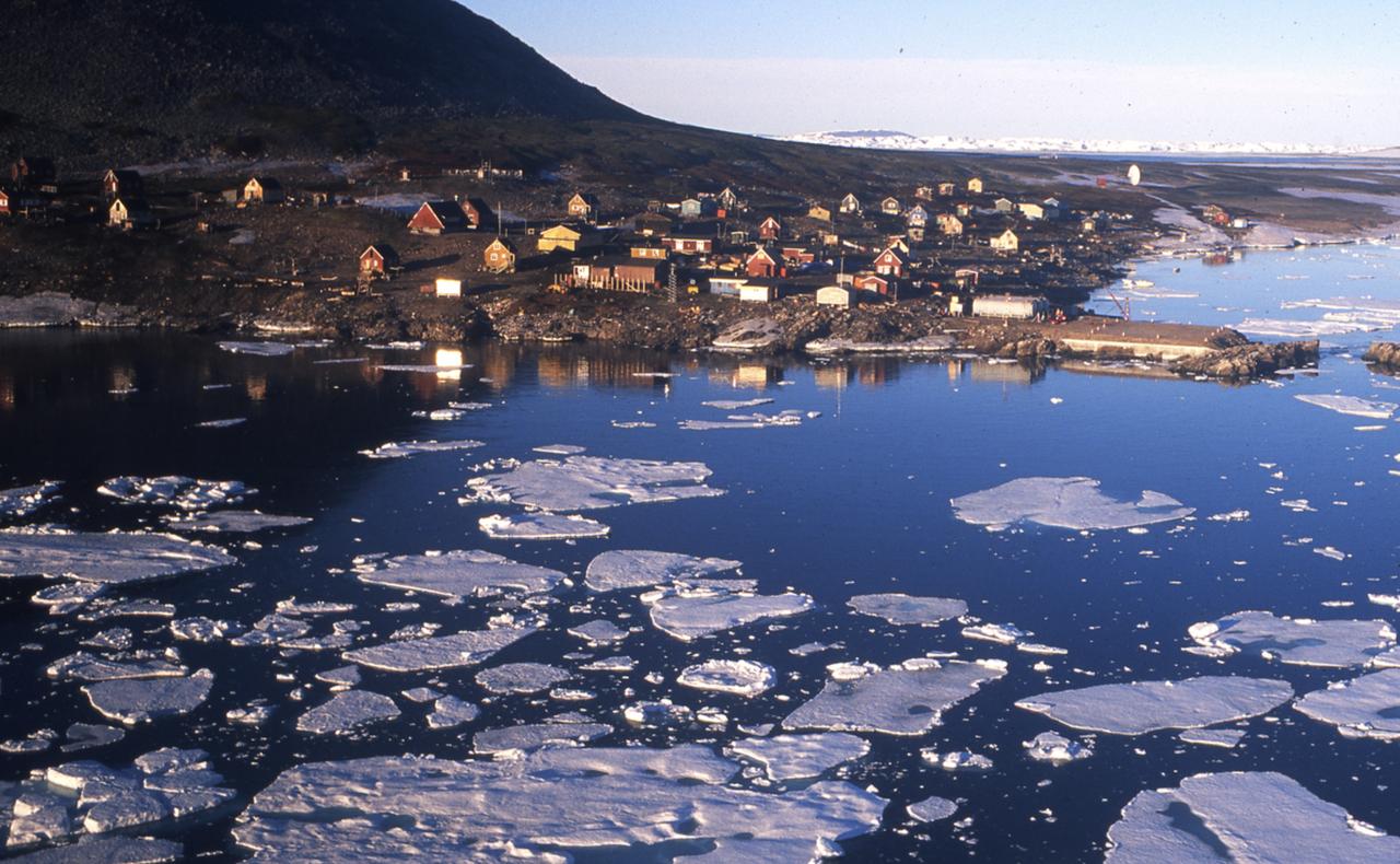 美国盯上格陵兰岛，丹麦慌了，北欧颤抖！
白宫最近嚷嚷着“必须拿下格陵兰岛”，这其