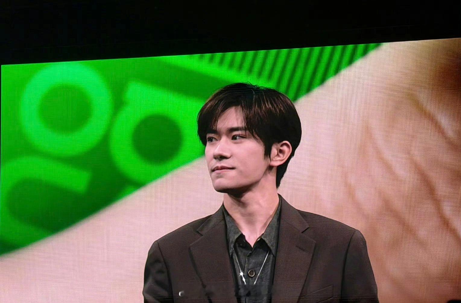 易烊千玺今日线下活动状态怎么样 