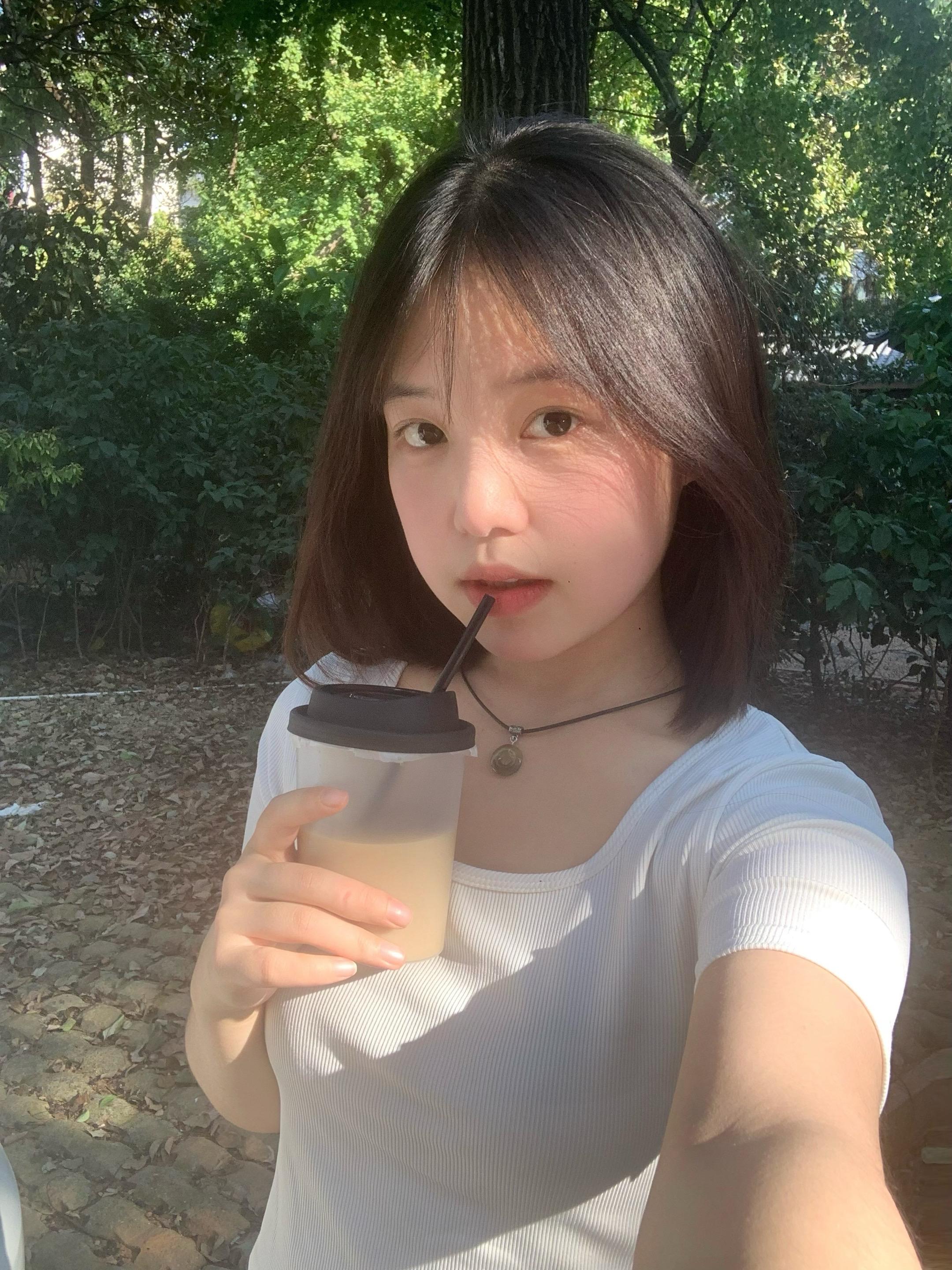 今天周日 天晴。