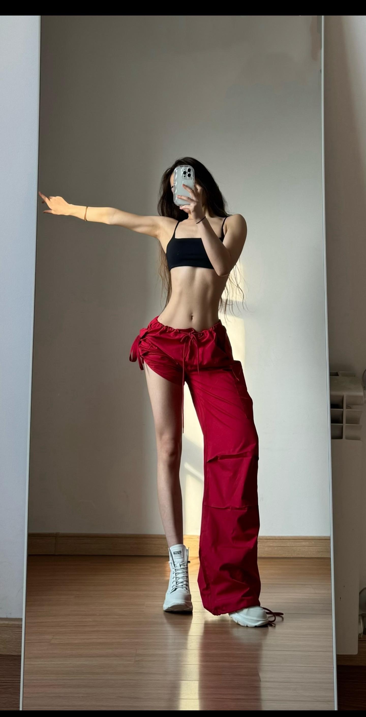 欲买桂花同载酒，终不似，少年游。
便饮东风齐揽月，春不许，再回头。
