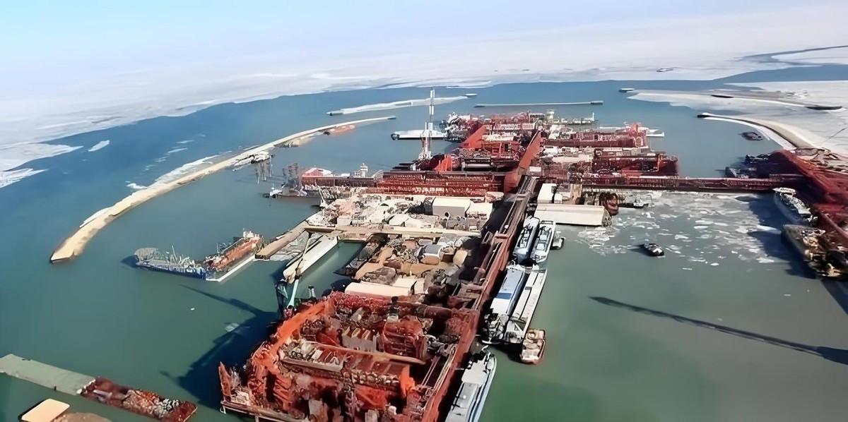 “这回中国怕是要亏到姥姥家了，连本钱都得赔光！”当年，看到中国豪掷重金抢下卡沙甘