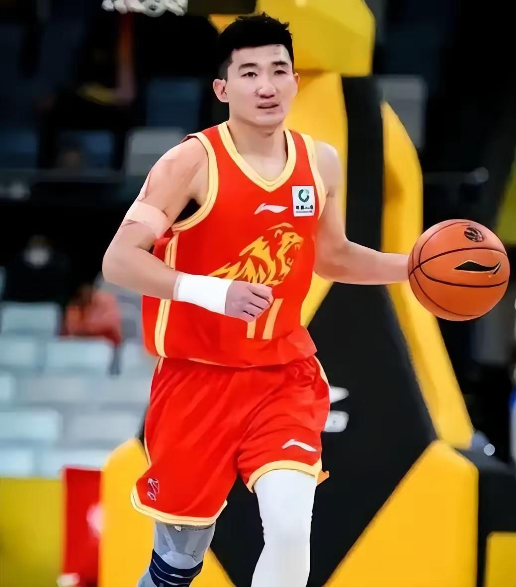 CBA总决赛就要开始了，充满期待。从各方面综合比较，上海队整体占有优。无论是后卫