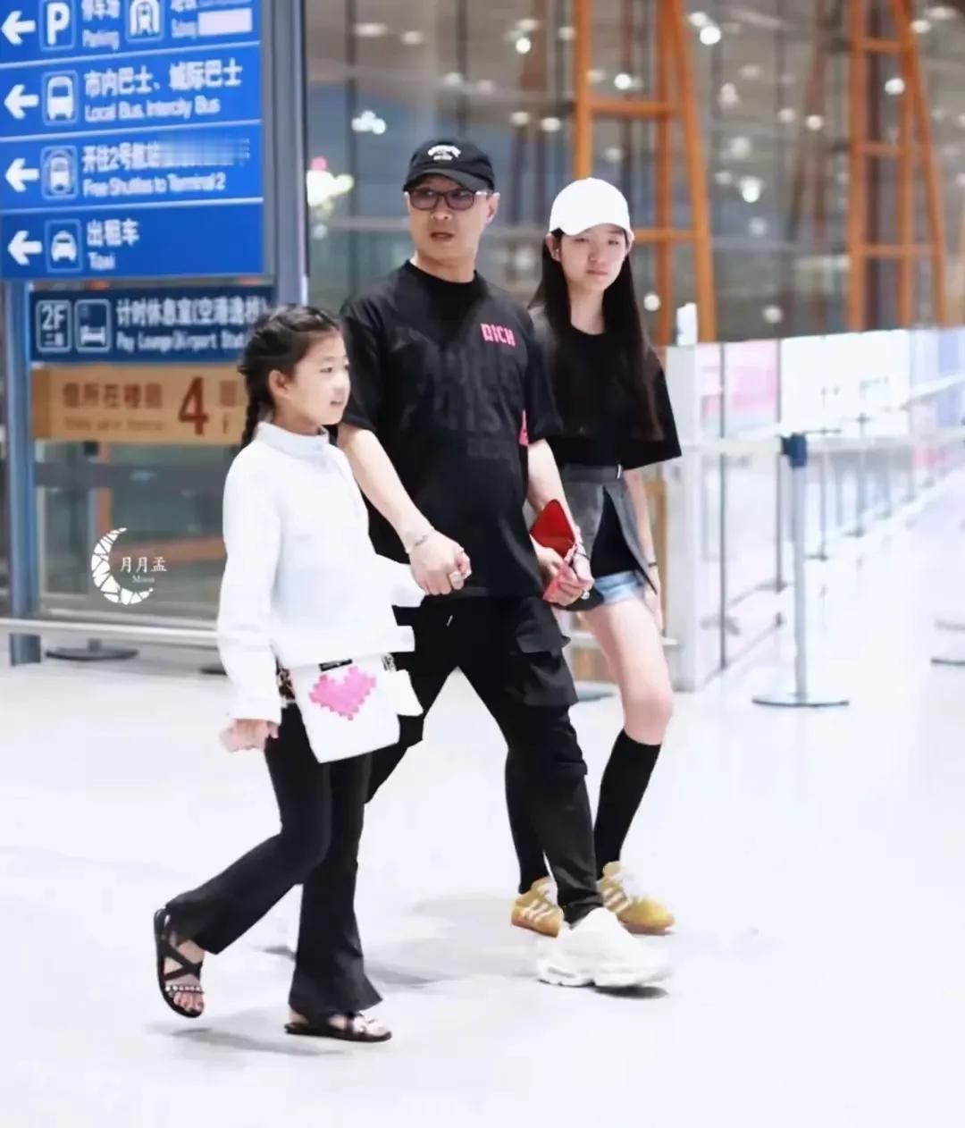 其实非常佩服汪峰的勇气与能力，光明正大的爱，光明正大的追求人生。不像某哈哈创始人