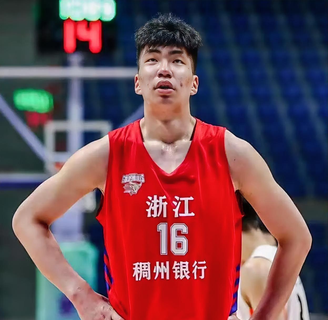 大黑马！浙江全运男篮啊80-77险胜四川全运男篮，挺进决赛！！看看浙江球员的数据