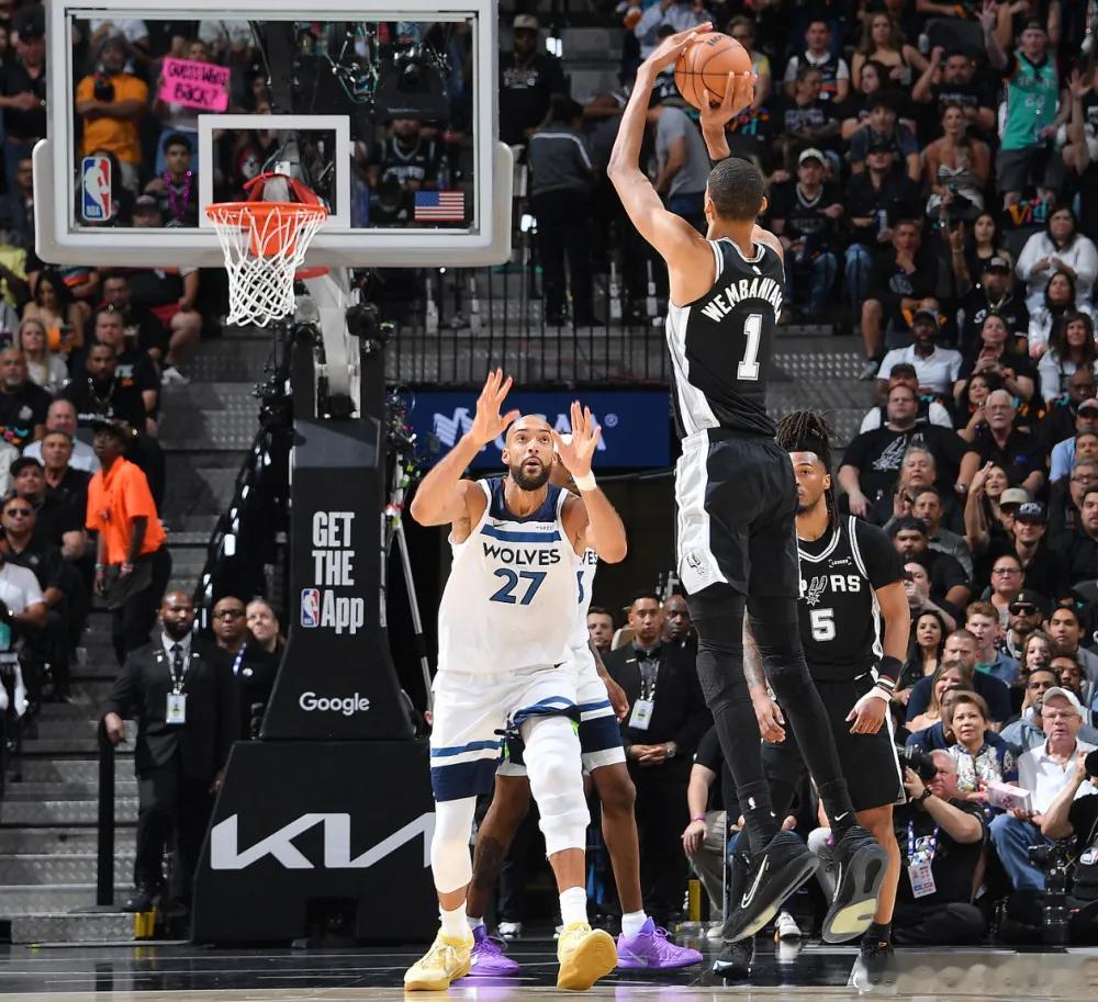 北京时间5月13日，NBA季后赛次轮天王山，马刺主场以126-97击败森林狼，大