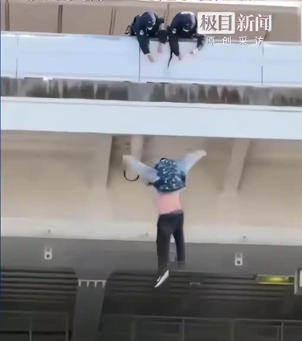 又是“阴谋论”！昨天下午，一名中国男子在日本机场坠亡，有人指责他不听国家的劝告执