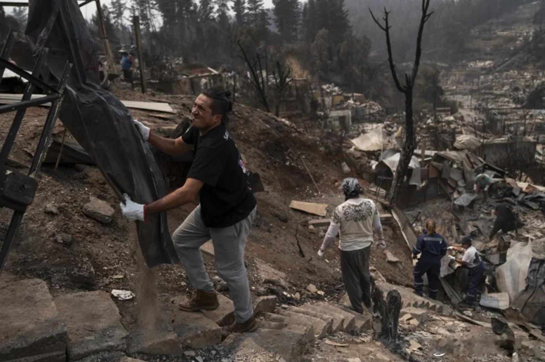 智利中南部野火肆虐 5万人被迫撤离 至少18人遇难海外新鲜事 智利当局18日表示