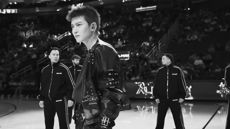 任嘉伦 美国NBA中场表演！我趣，这个动作把我直接帅没了！ 