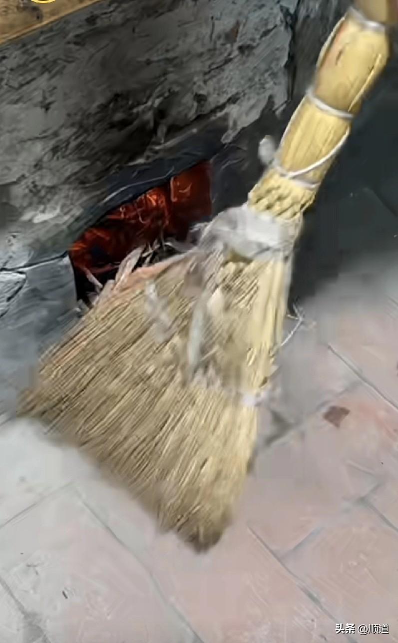 这个大哥说的是实话，是真心话，是心里话。
剩一个人了，老伴儿活着时候俺俩天天打，