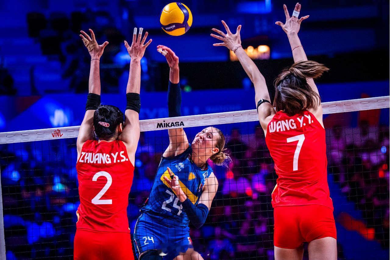 2026年世界女排联赛总决赛铜牌赛，中国女排1比3意大利女排（16-25 25-
