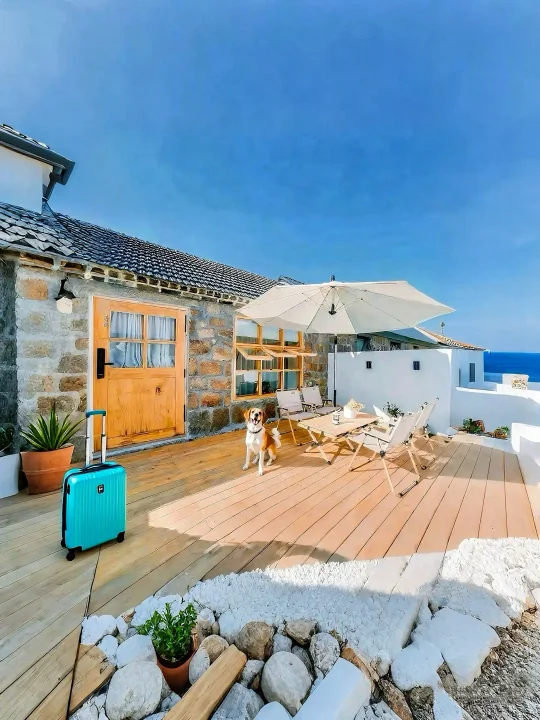 在威海住这吧！海边泳池小院！好city