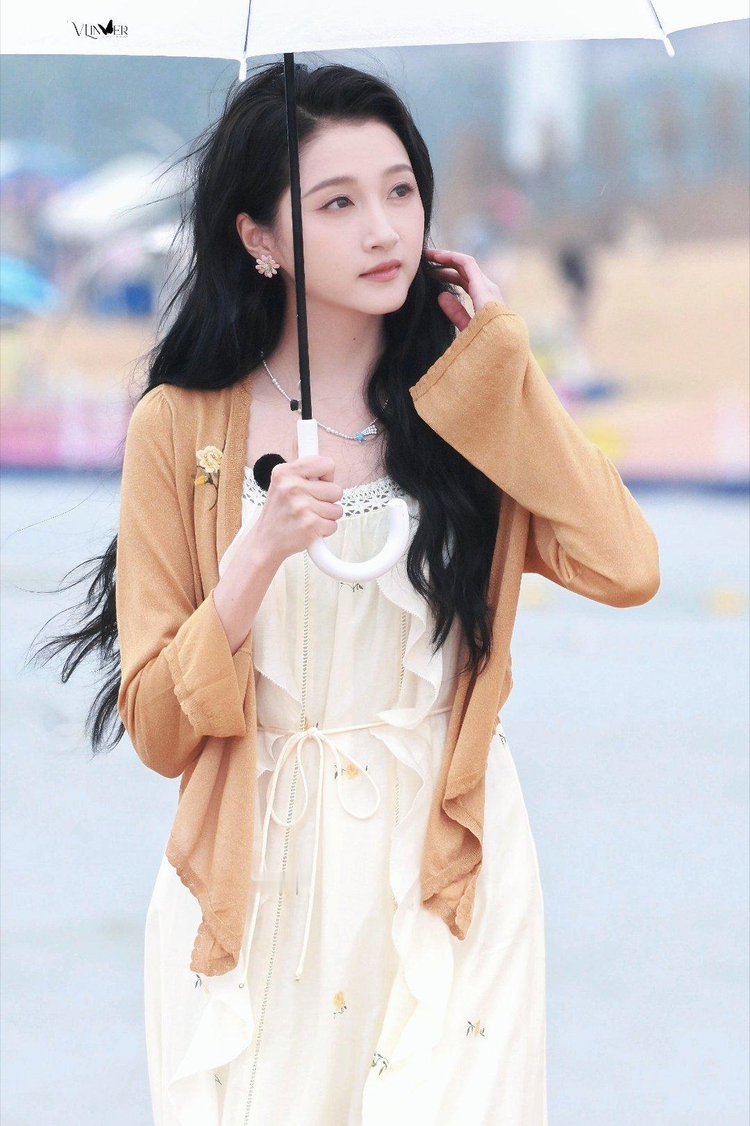 关晓彤gxt关晓彤我与爱同谋 gxt关晓彤苏知秋 女孩 眼泪向下 你向上