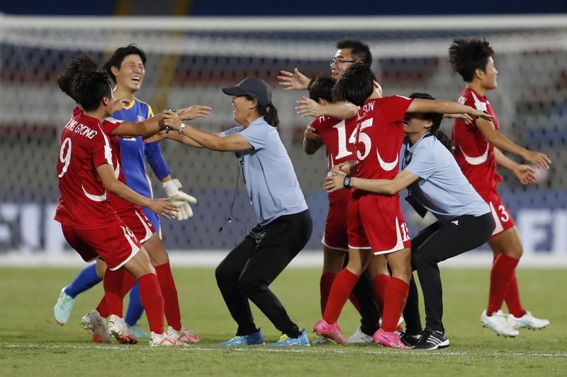 法新社：中国女足反超后，愤怒的朝鲜女足一度罢赛，主裁提前吹哨
此消息一出，在体育