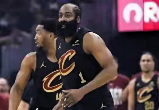 骑士113-121不敌雷霆，防守端的问题尽显无疑，尤其是外线防守，让雷霆投出41