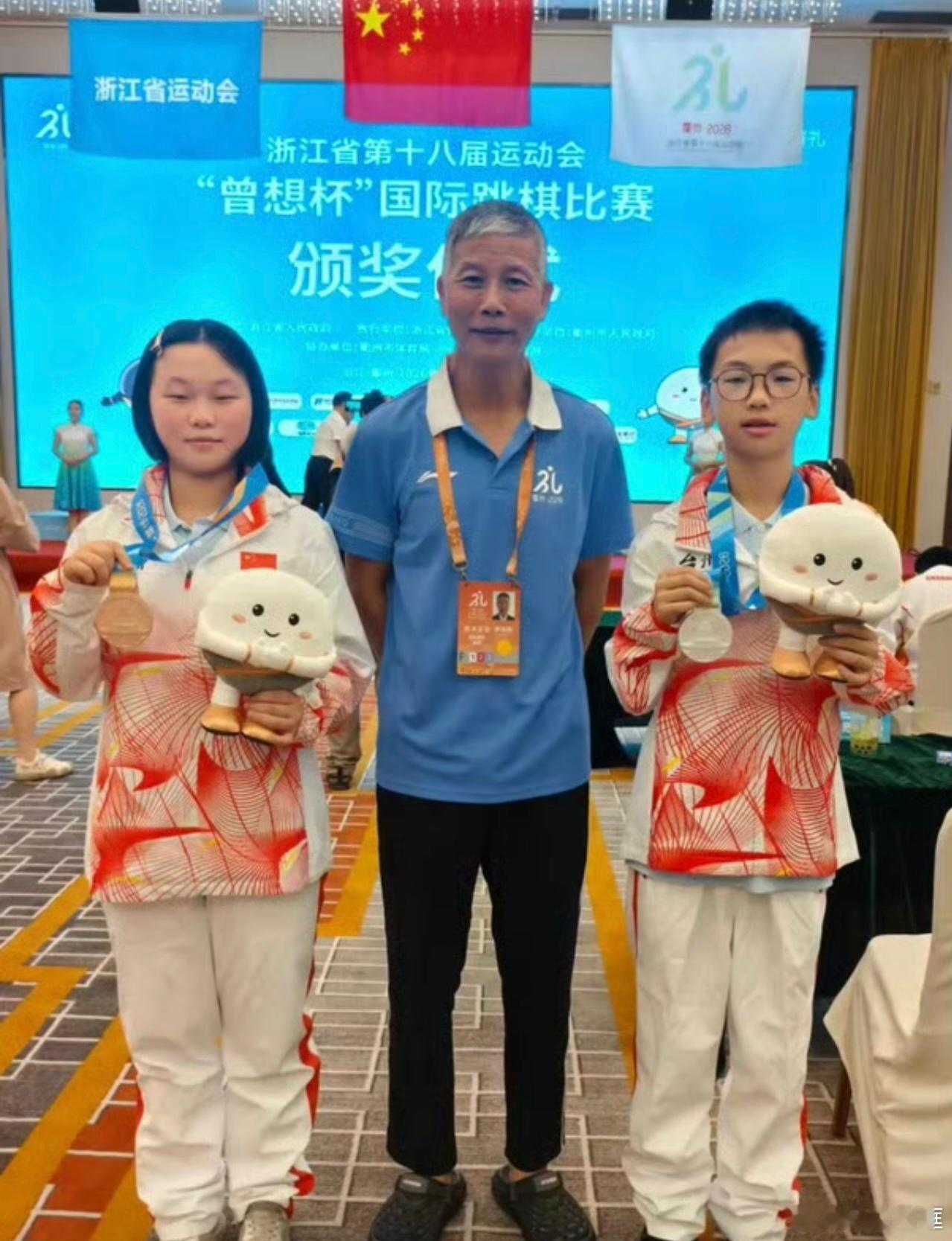 台州路桥小将省运赛摘银夺铜 路桥小将站上省运会赛场奋力拼搏，凭借扎实功底与稳定发