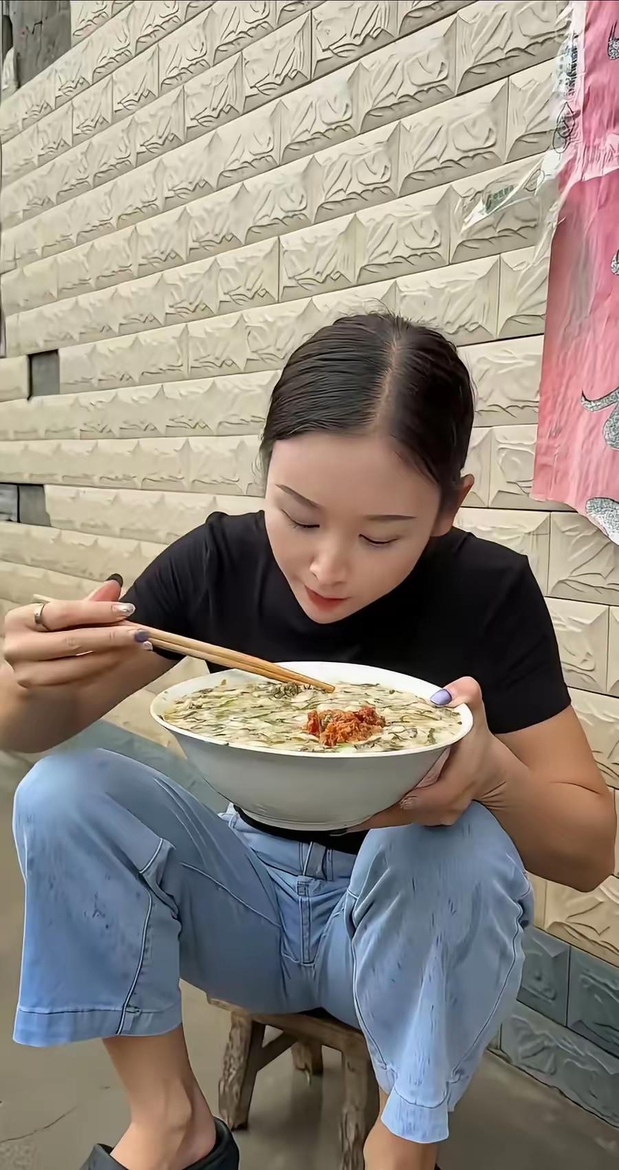 这样能吃的媳妇，居然吃不胖，奇怪不，