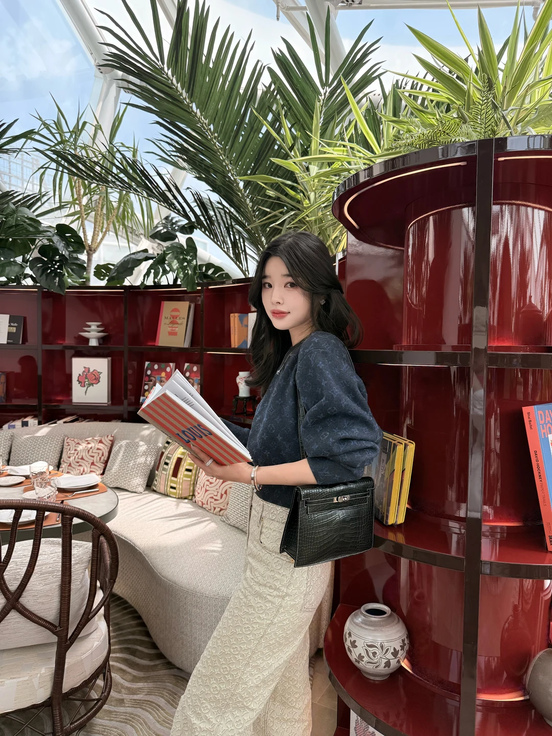首尔的LV cafe人真不多啊！