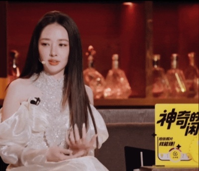 郭碧婷曝和时代姐妹花懒得联系 郭碧婷回应姐妹联系，这松弛感绝了！没有塑料寒暄，没