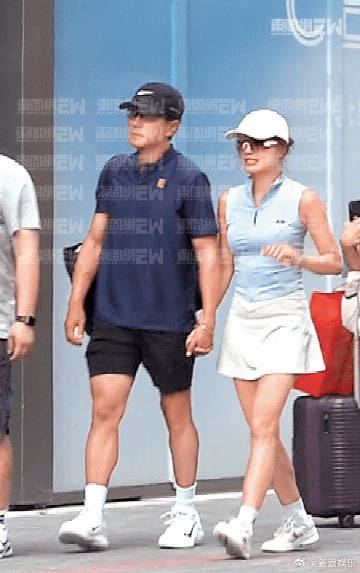 刘恺威黎纪君年龄相差20岁刘恺威黎纪君已秘密恋爱两个月打完匹克球十指紧扣同行，刘