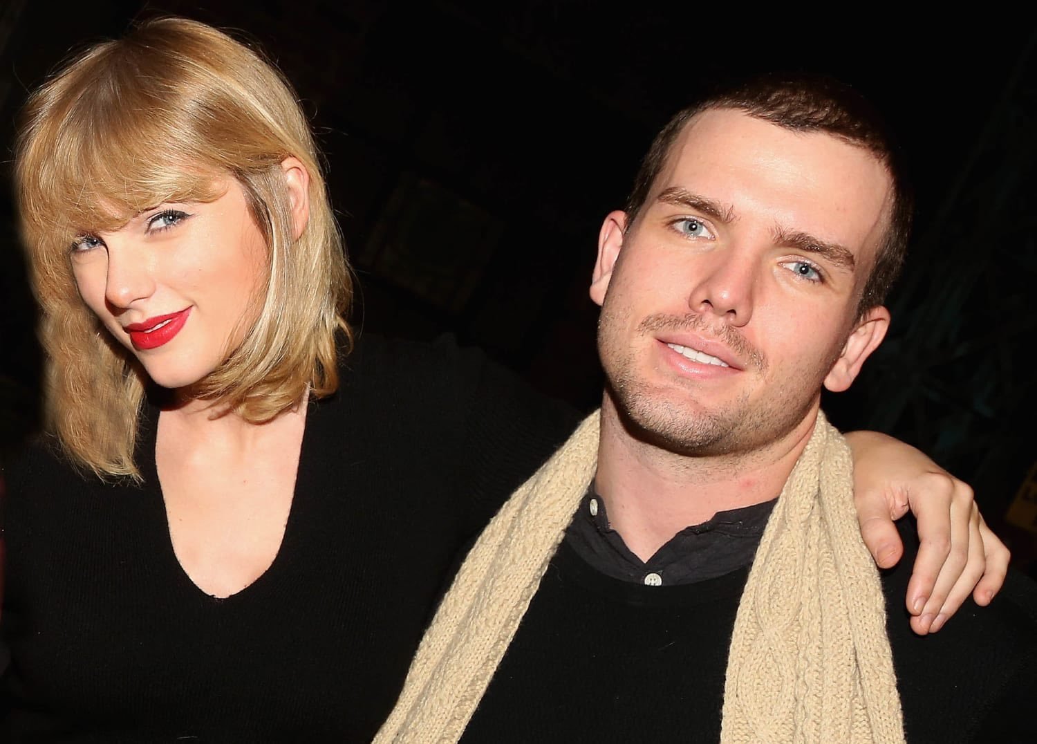 据外网报道，Taylor Swift 的婚礼上并没有伴娘，但她的哥哥 Austi
