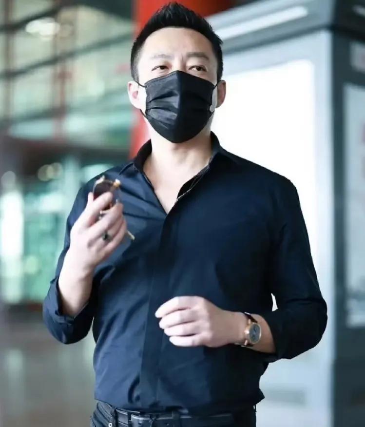 汪小菲前几次带着孩子去台湾玩得非常开心，因此他以为在暑假时带孩子回大陆，大S肯定