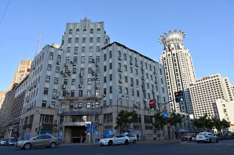 拼多多因未按时提交涉税信息被上海市税务部门处以10万元罚款，引发广泛关注。
近日