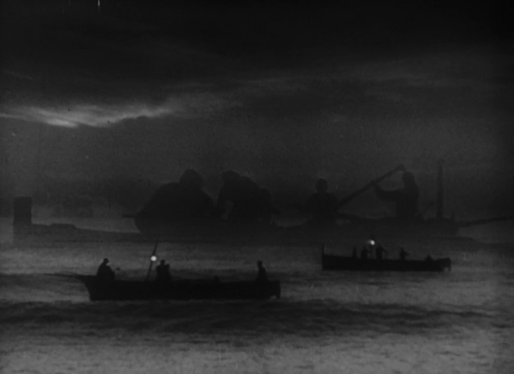 早安☀️图：《火山边缘之恋》罗伯托·罗西里尼（1950） ​​​