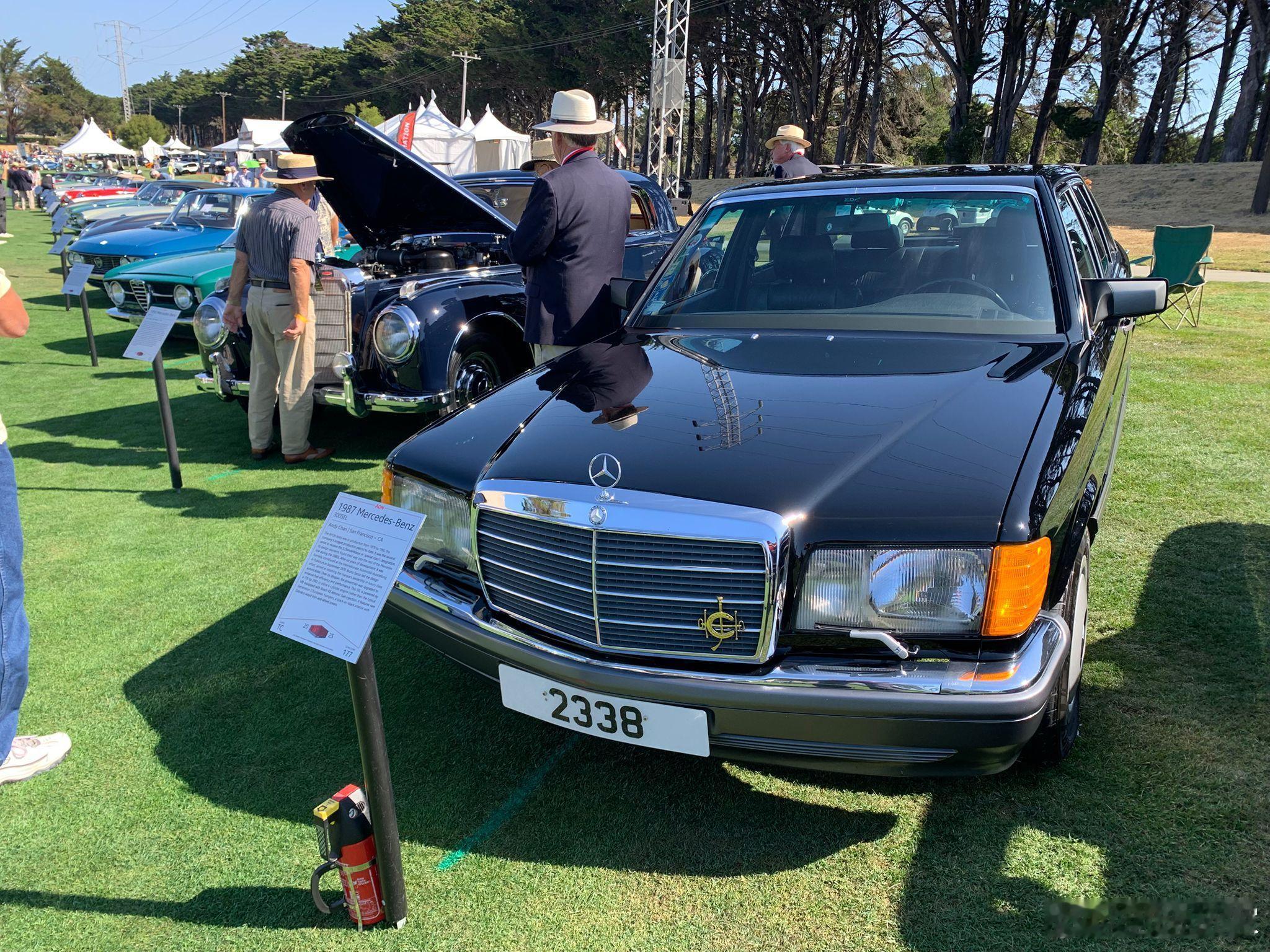 朋友的 1981 奔驰 W126 300SL在美国的 Hillsborough 