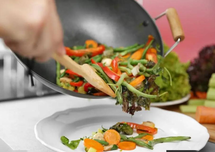 66岁大妈晚饭后肾衰竭去世？医生痛心：炒菜时再懒也别省掉这一步

“我只是想省点