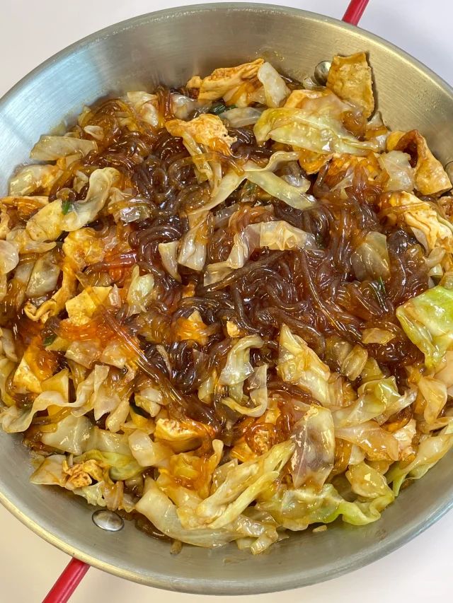 答应我 一定要试试包菜炒粉丝！香迷糊！！
