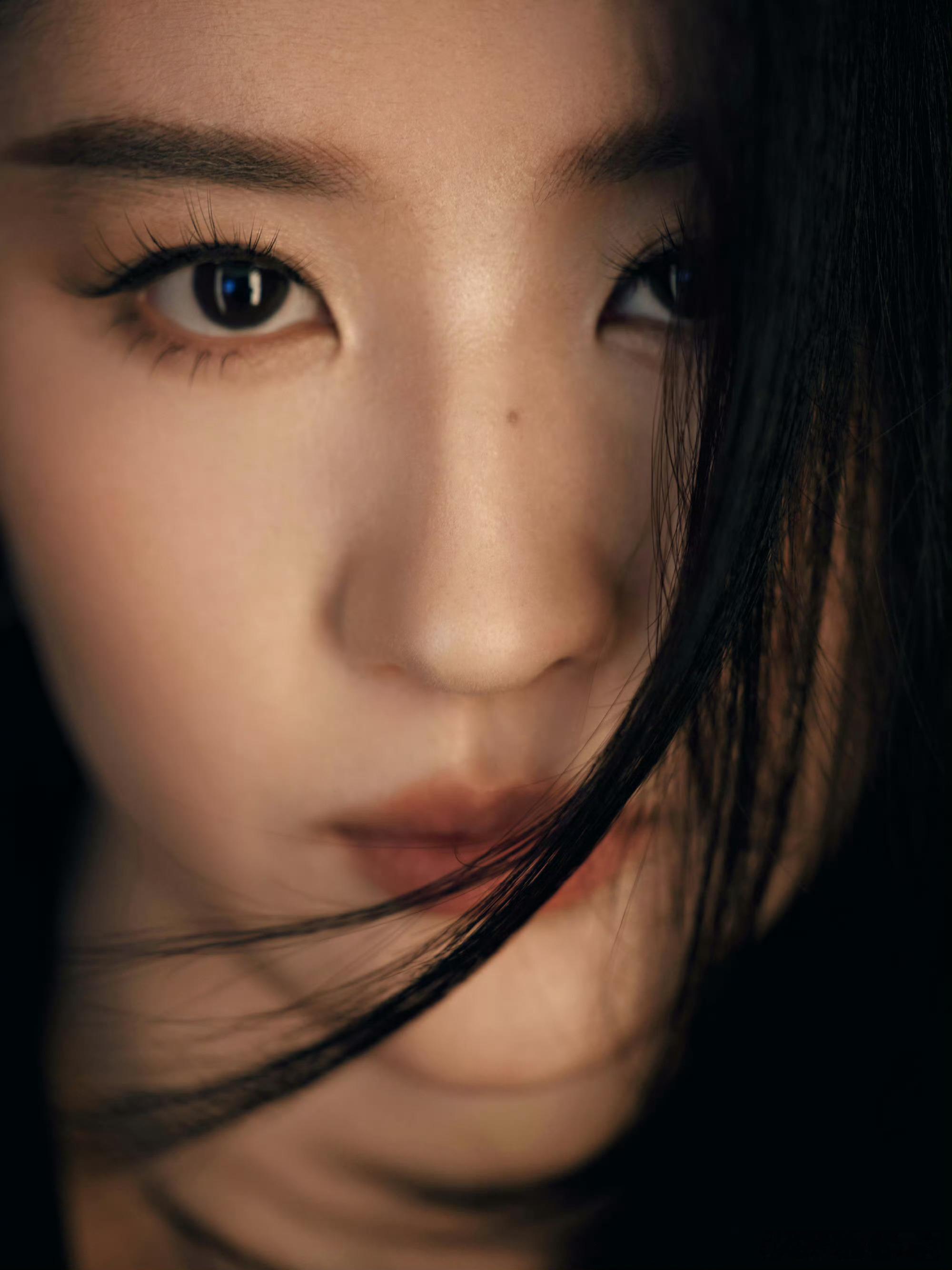 #刘亦菲深v西装裙A感# 刘亦菲深v西装裙好A好美！太绝了[舔屏][舔屏]，这眼