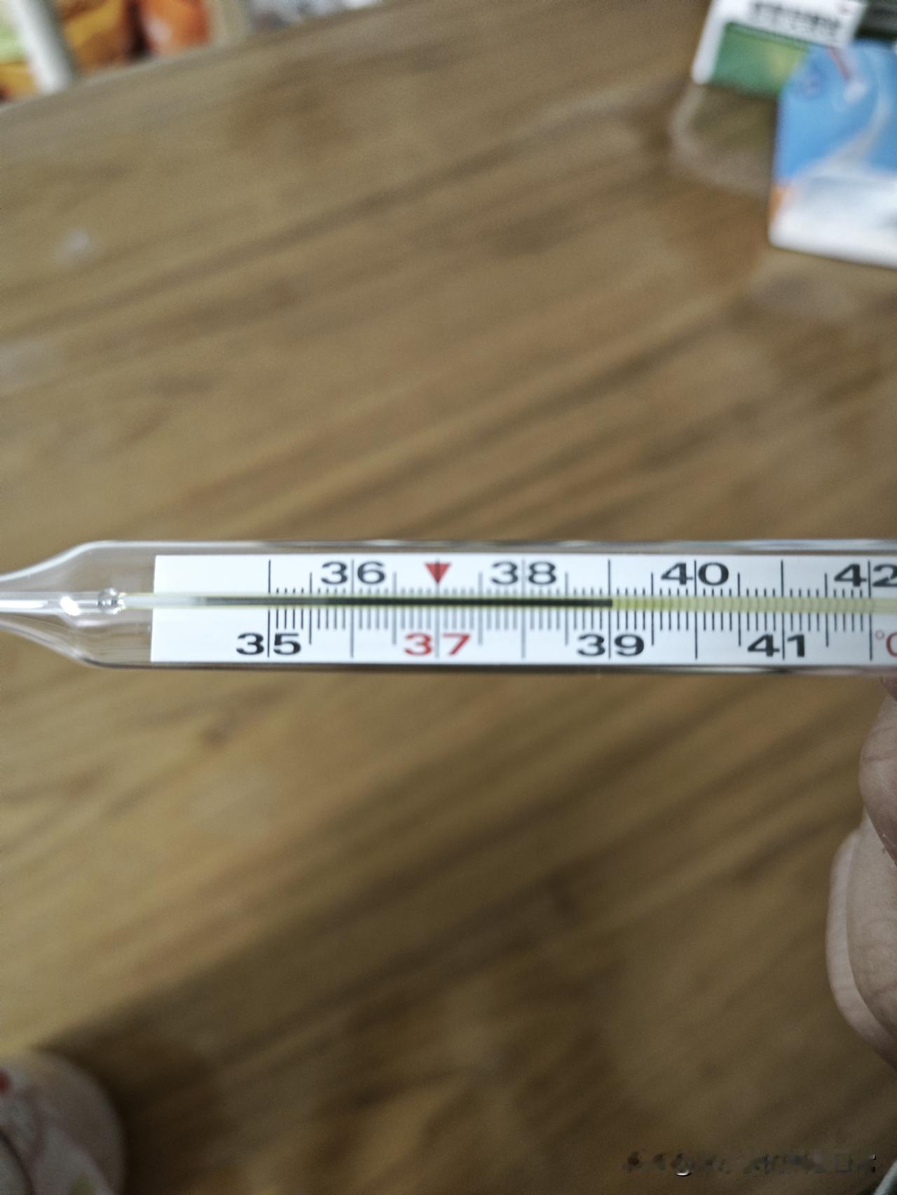 佛山家长崩了！秋假刚开娃就烧到39度，美林攥手心不敢松
 
佛山刚放秋假，病毒直