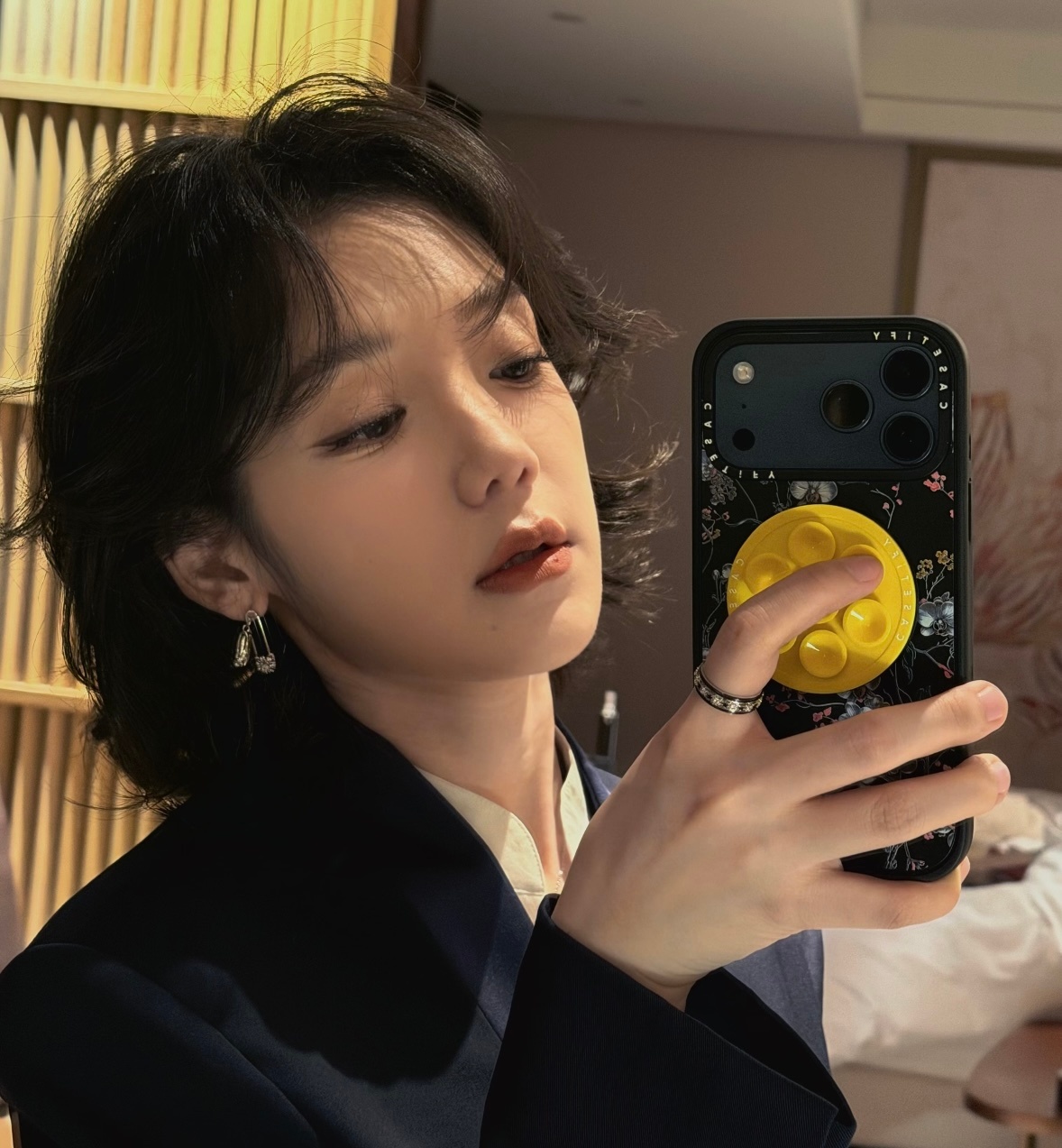 希林娜依高回应伯克利没毕业 是真诚又敢说的希林娜依高ps：没人觉得这次的妆造帅爆