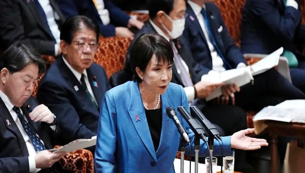 一份刚出炉的日本国内民调数据，直接把高市早苗的底牌掀了。
原本高达82%的支持率